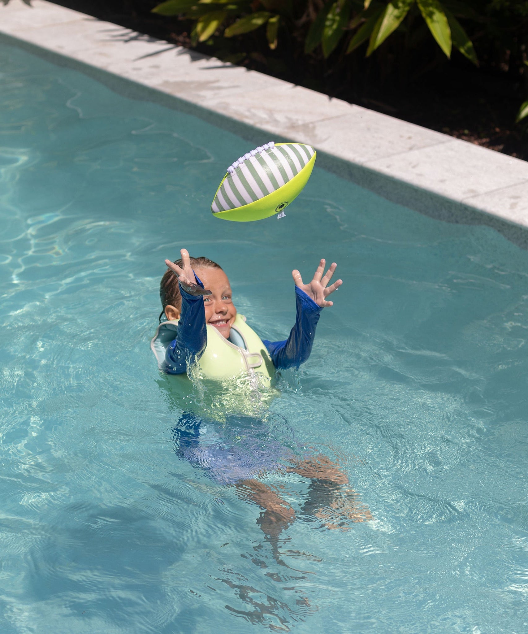 Sunnylife - 氯丁橡胶海滩软玩具球