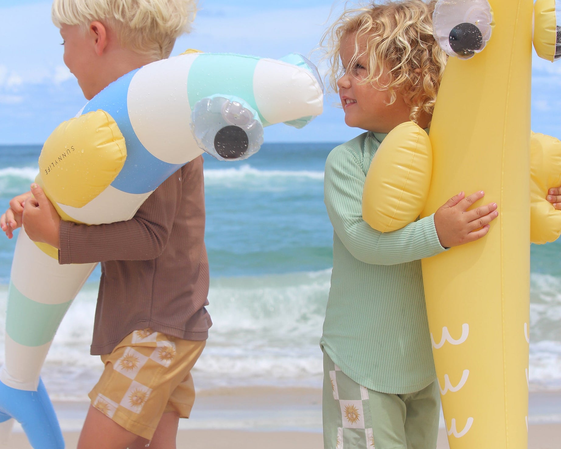 Sunnylife - Balık Finn Şişme Deniz ve Havuz Yüzme Aksesuarı