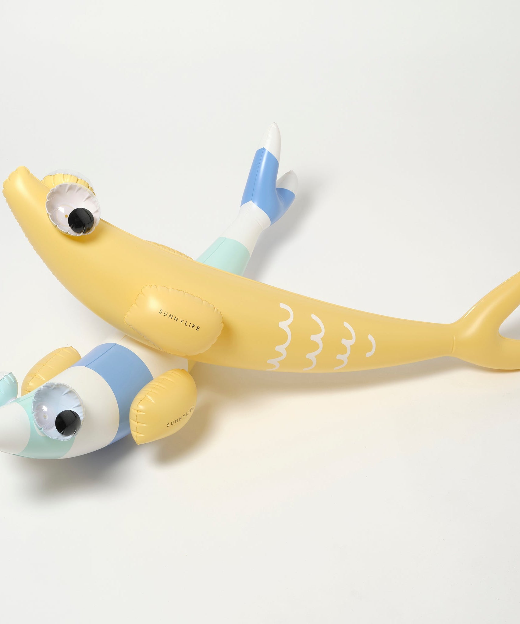 Sunnylife - Balık Finn 充气海洋和游泳池游泳配件
