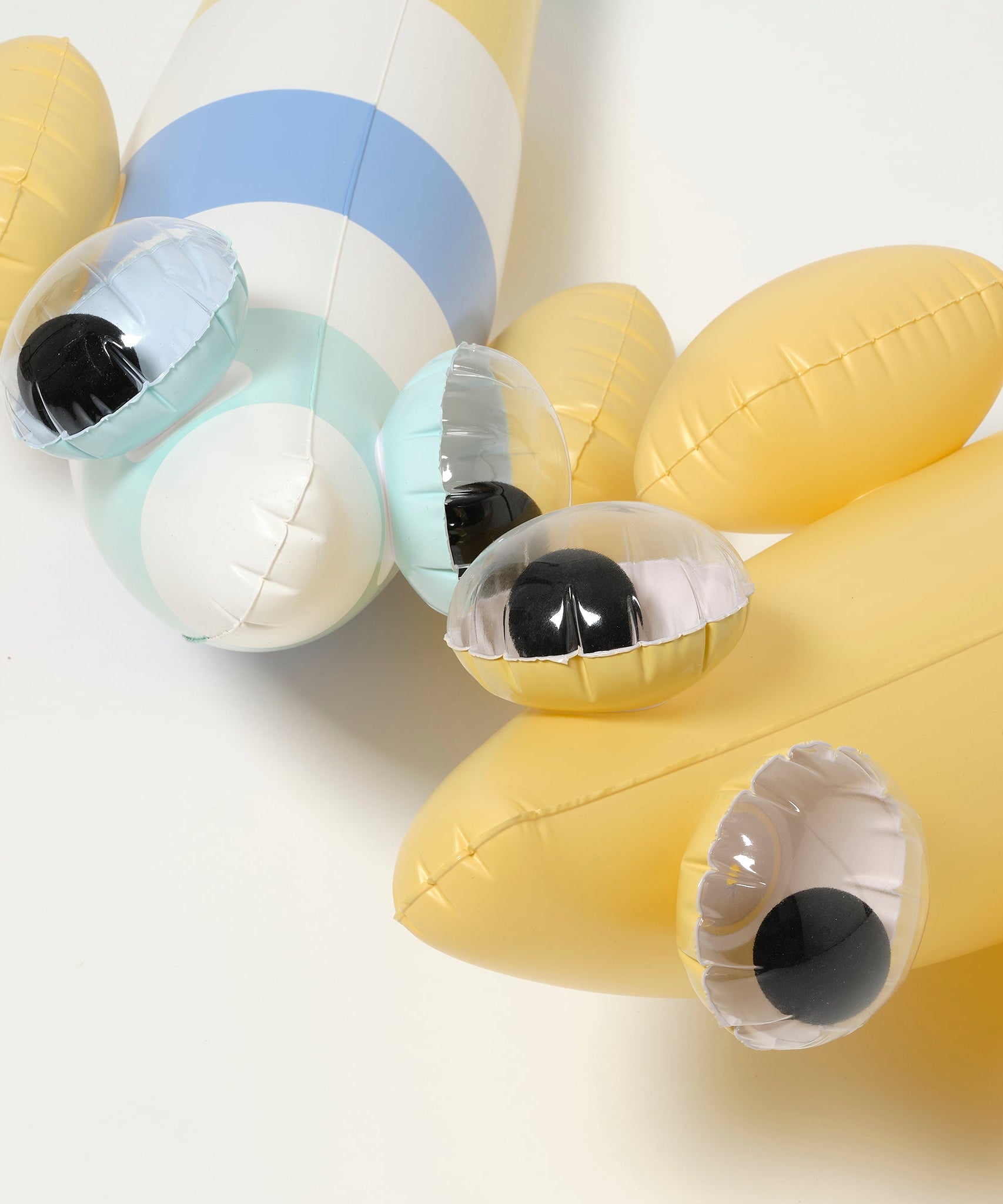 Sunnylife - Balık Finn 充气海洋和游泳池游泳配件