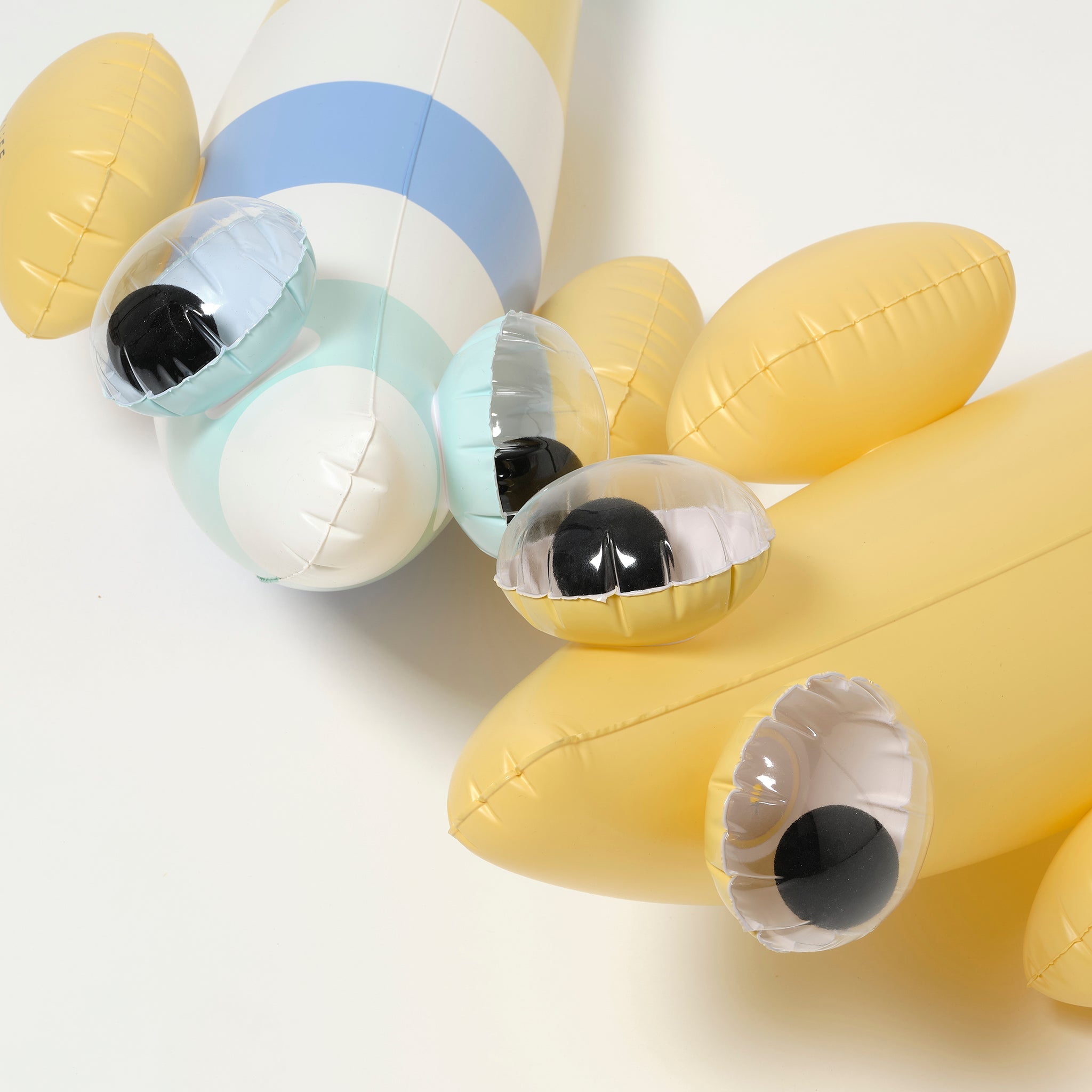 Sunnylife - Balık Finn 充气海洋和游泳池游泳配件