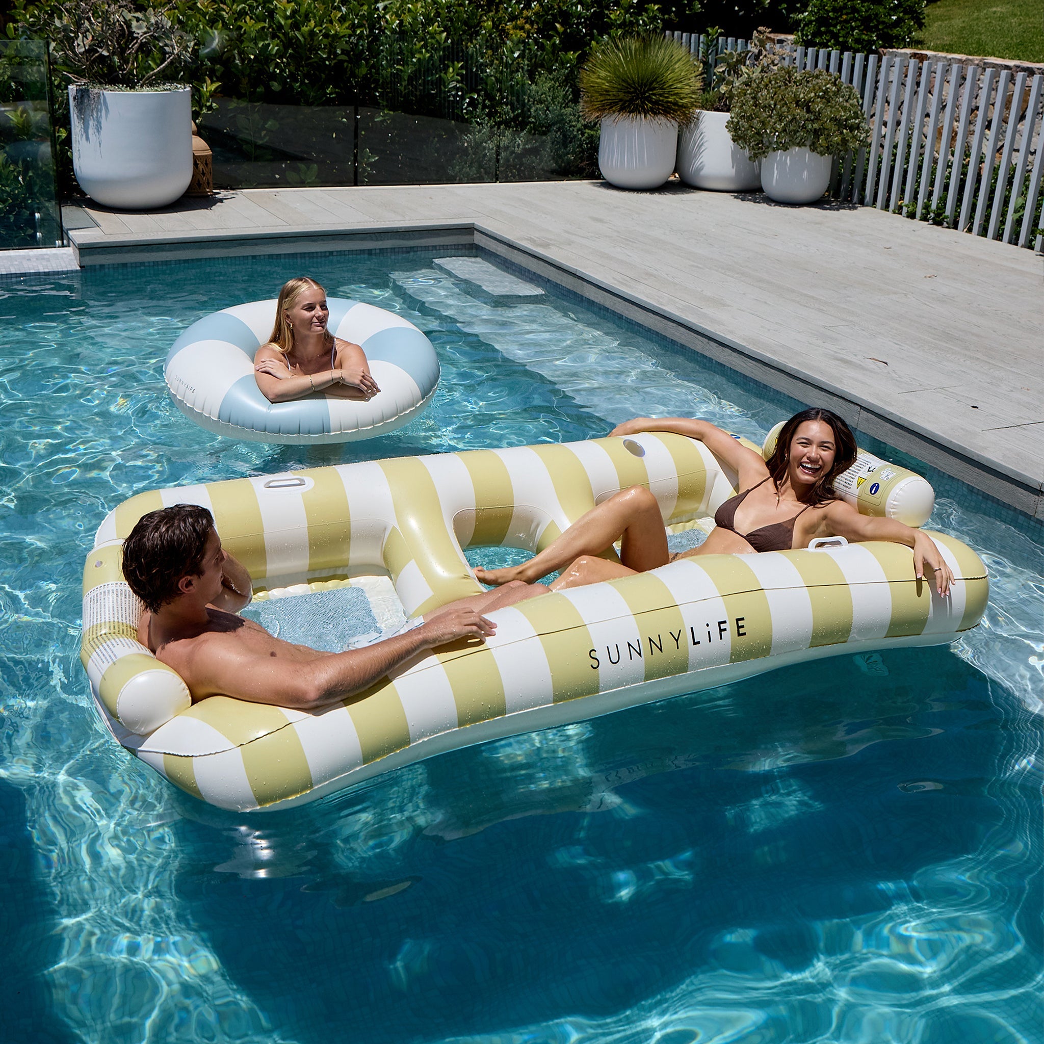 Sunnylife - Casa Sand Stripe Dalawang Panig na Inflatable na Kama para sa Dagat at Pool