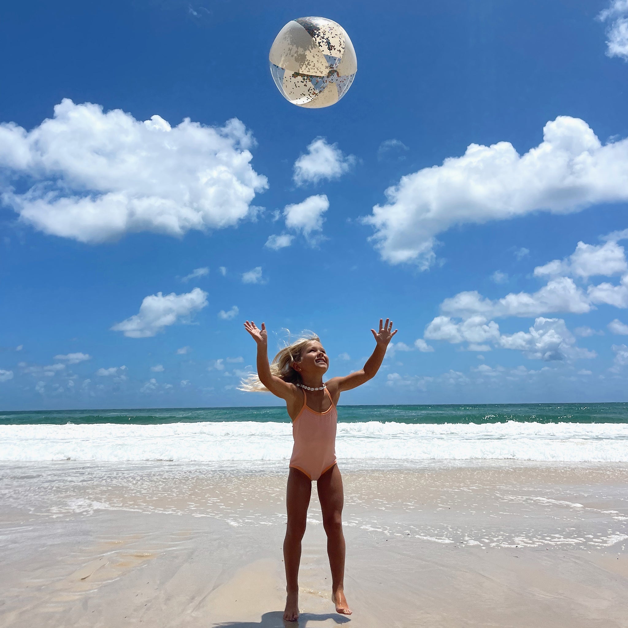 Sunnylife - Bola de Praia Inflável Brilhante Algodão Doce