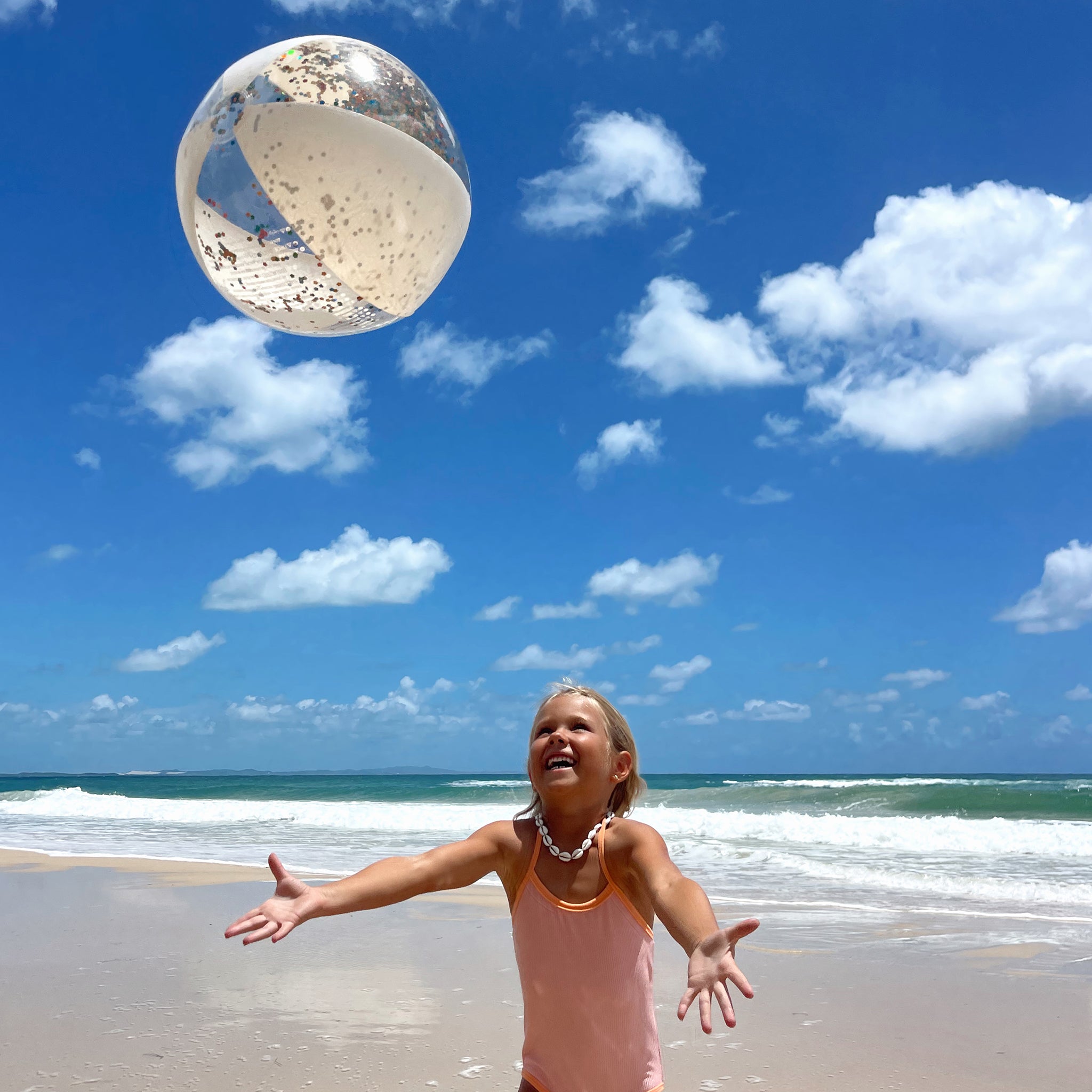 Sunnylife - 棉花糖充气闪光沙滩球