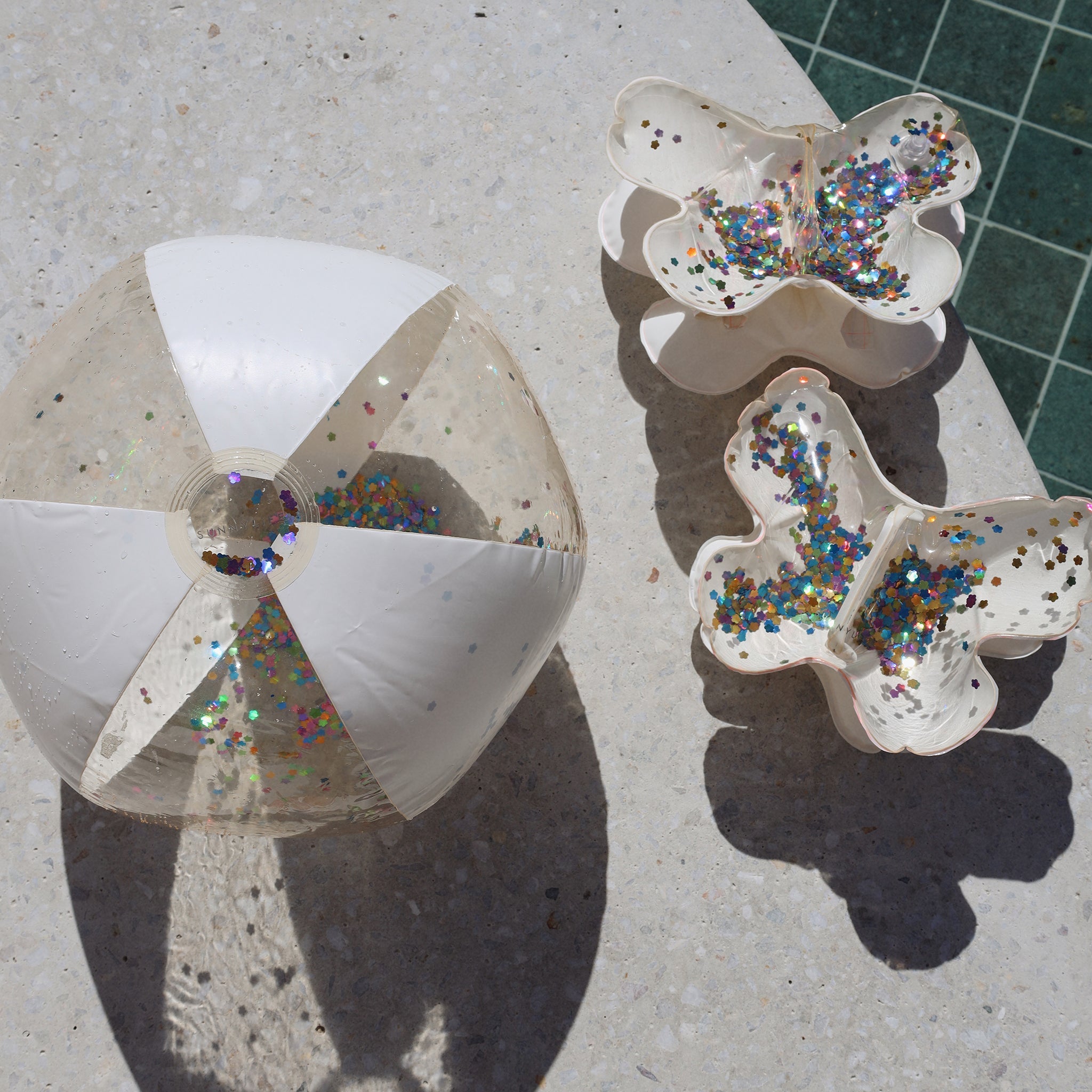 Sunnylife - 棉花糖充气闪光沙滩球