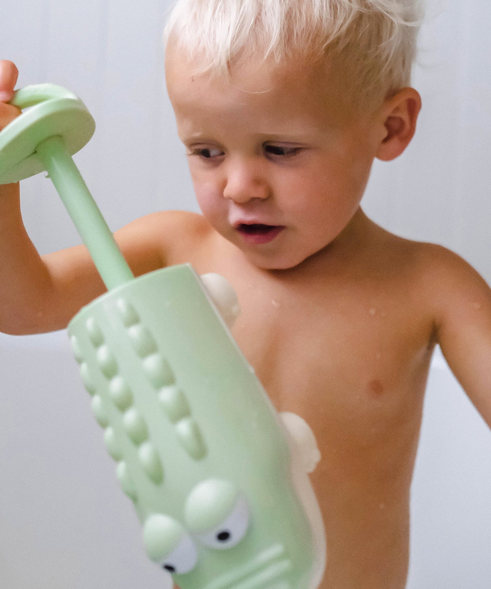 Sunnylife - 鳄鱼儿童喷水玩具