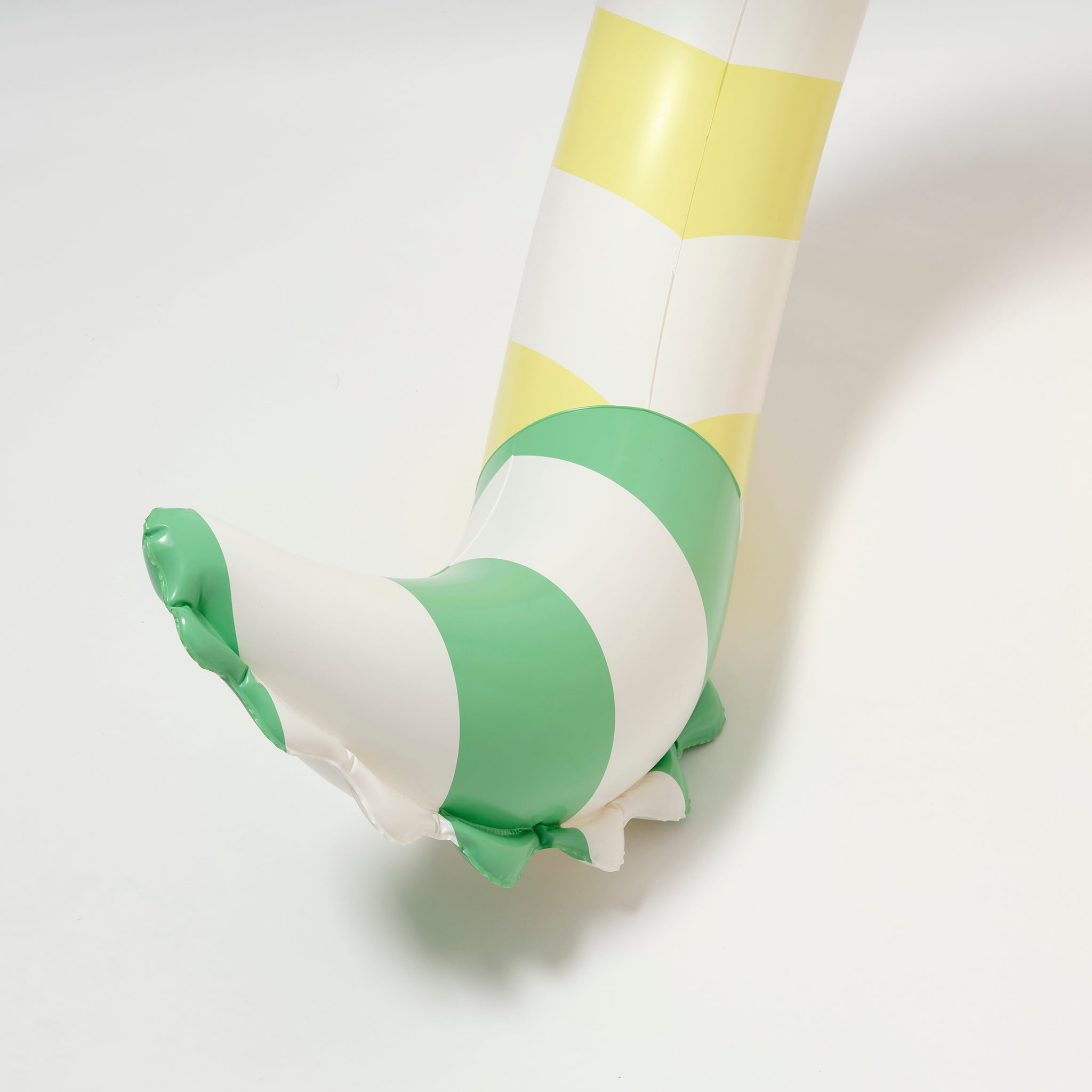 Sunnylife - 巨型蛇形充气游泳池娱乐和床垫