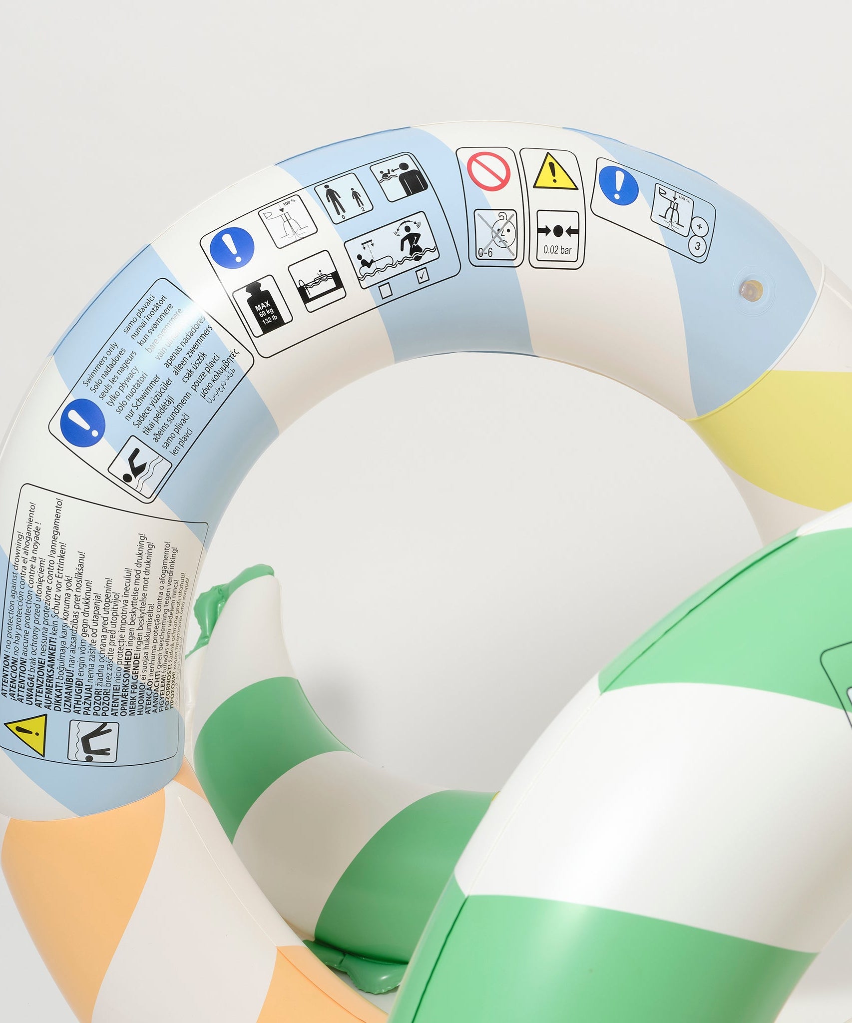 Sunnylife - 巨型蛇形充气游泳池娱乐和床垫