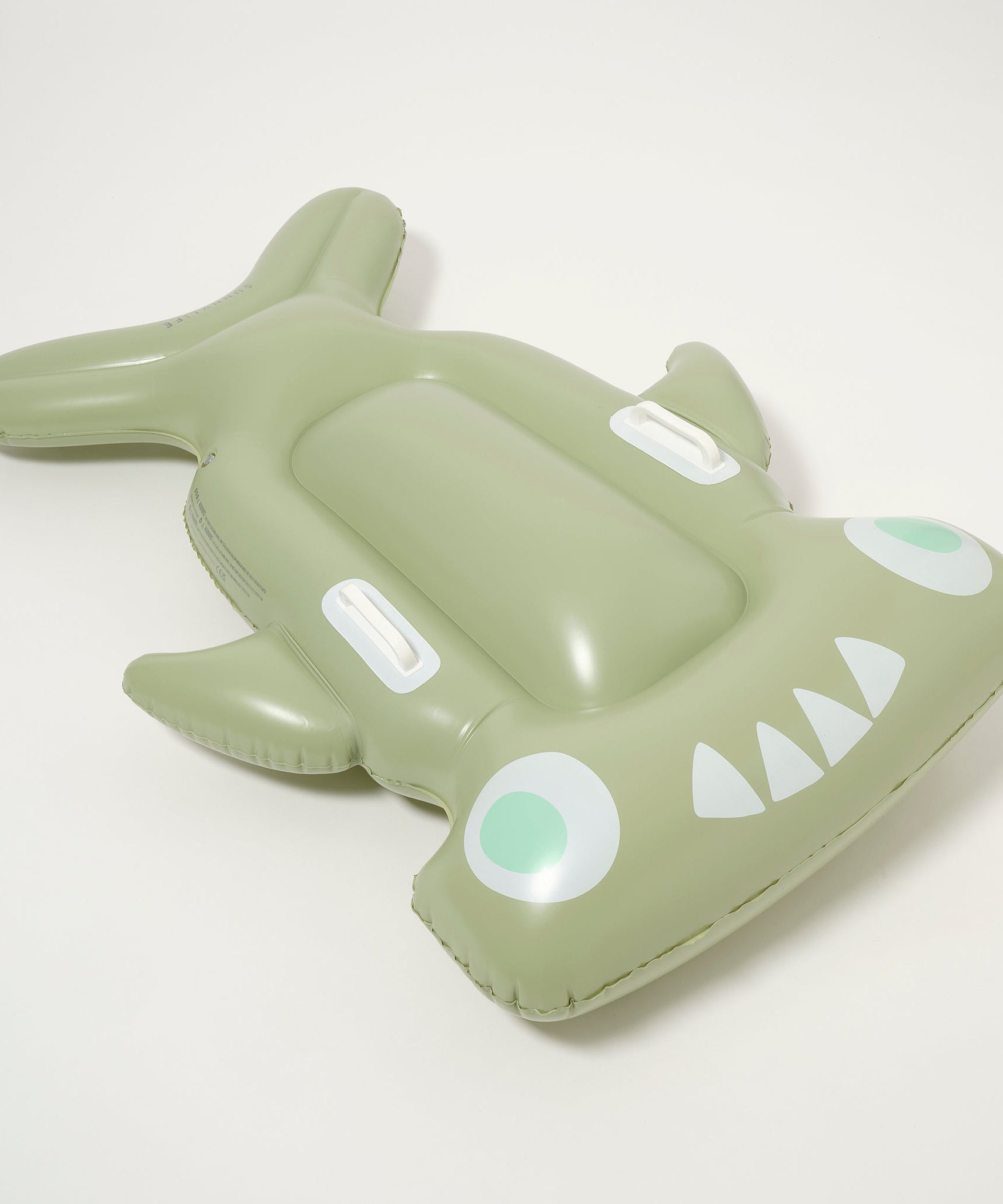 Sunnylife - Salty the Shark インフレータブル海とプール用子供用ベッド