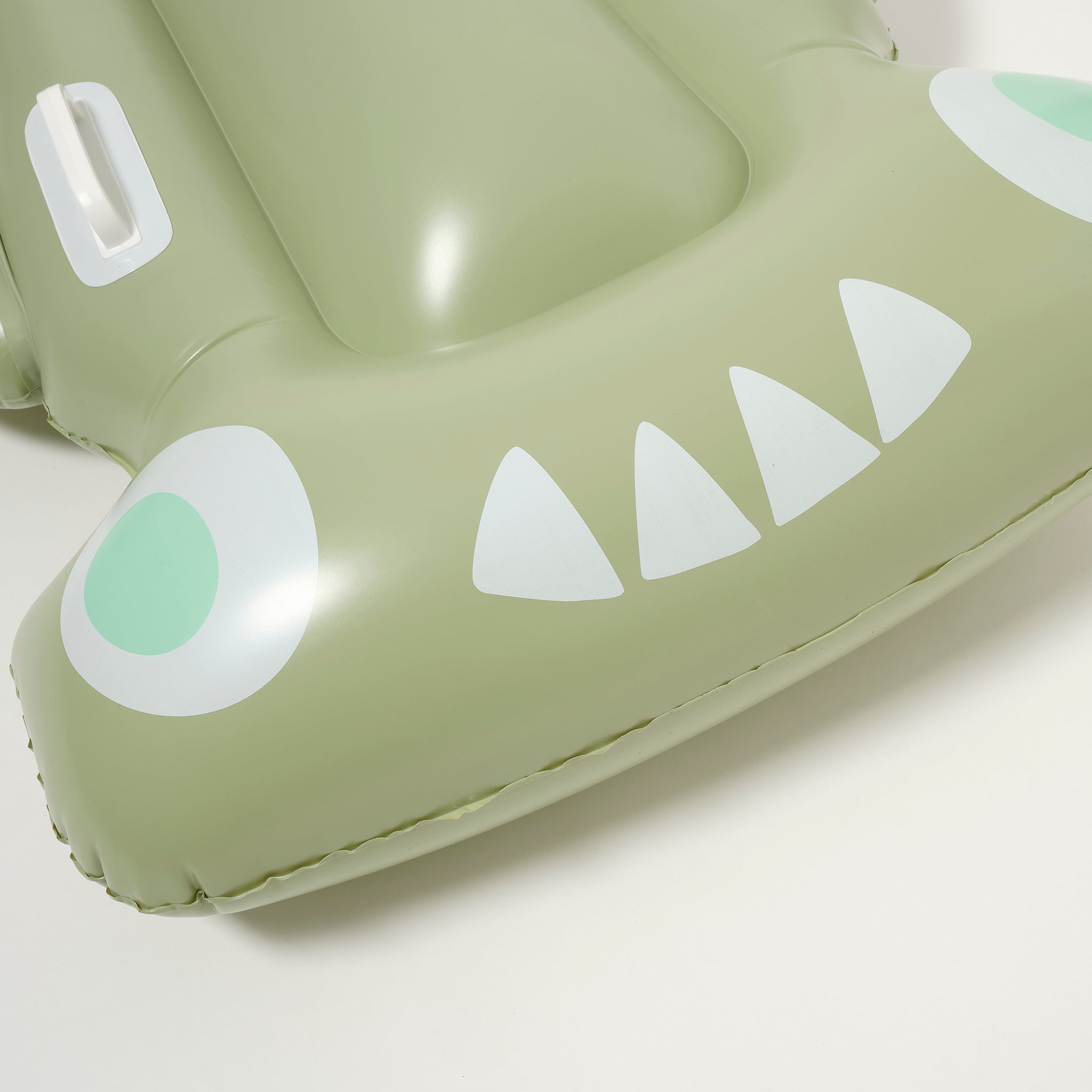 Sunnylife - Salty the Shark インフレータブル海とプール用子供用ベッド