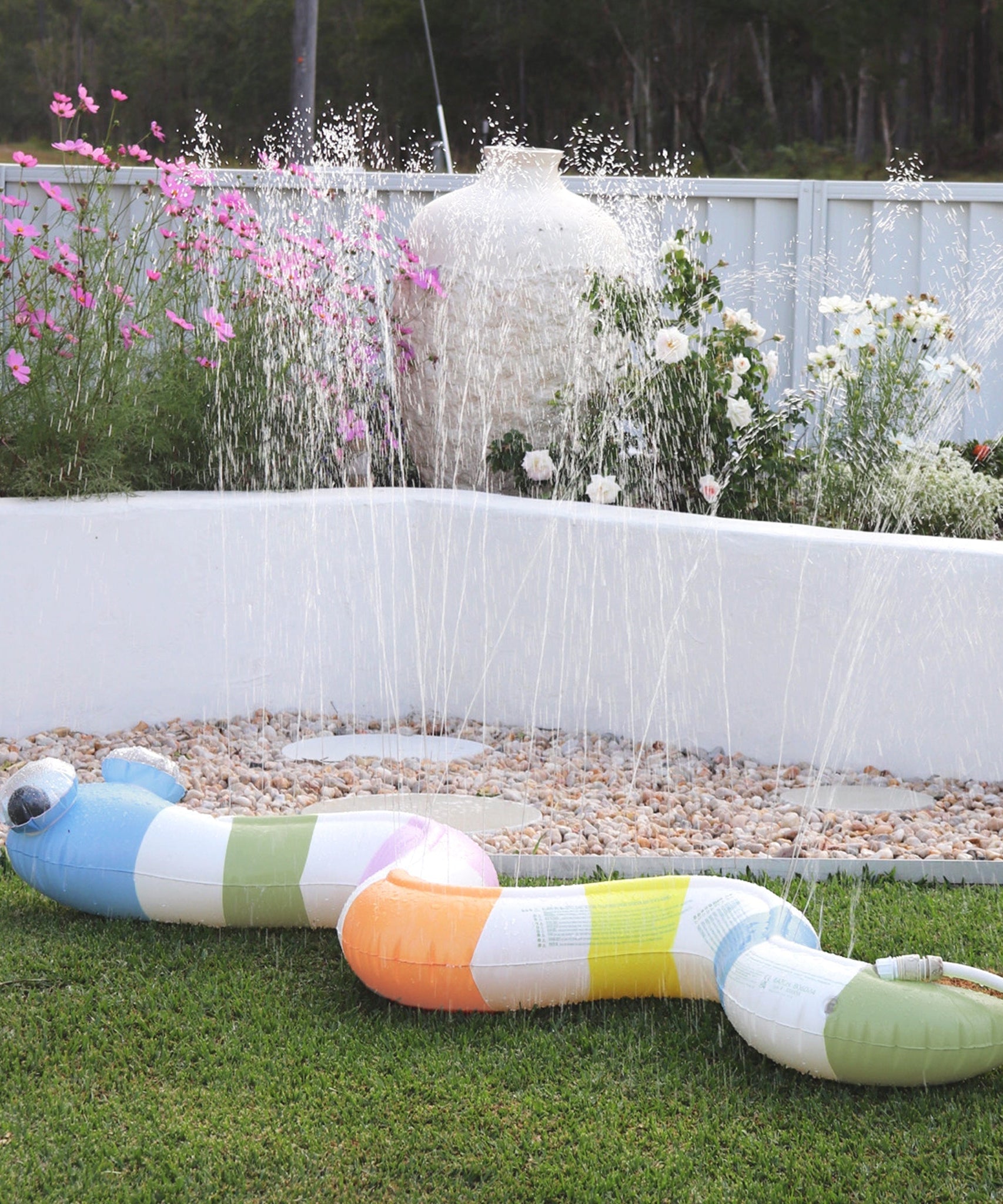 Sunnylife - 野外多功能喷水充气花园游戏