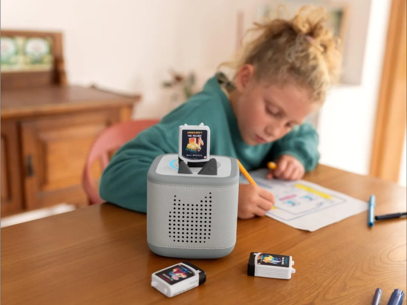 Tonies - Max Brooks Minecraft: Köy İngilizce Sesli Figür