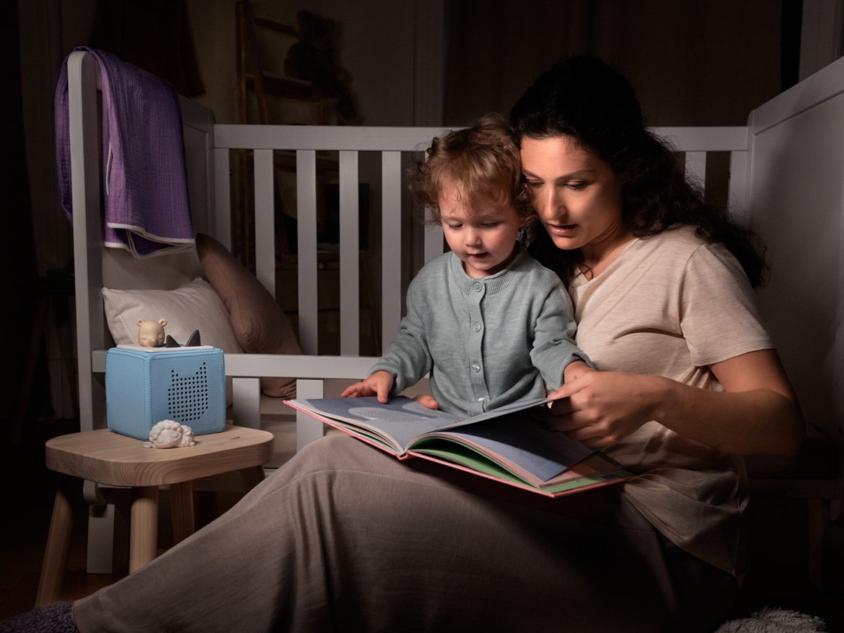 Tonies - Storie della buonanotte con l'Orso Dormiglione Amici Sonnolenti con figura parlante in inglese